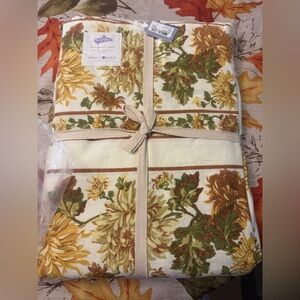 April Cornell Banquet Tablecloth NEW